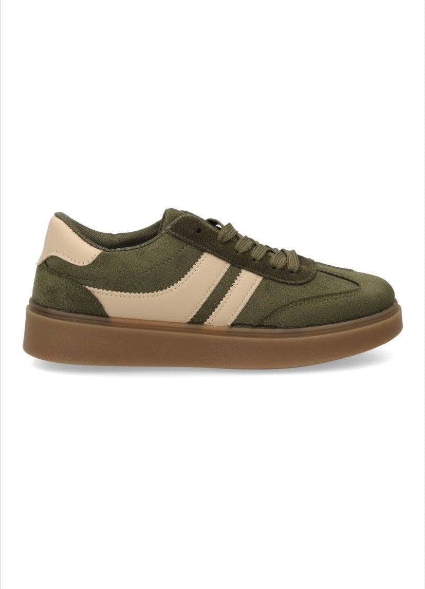 ZAPATILLAS CASUAL  Disponible en 3 colores