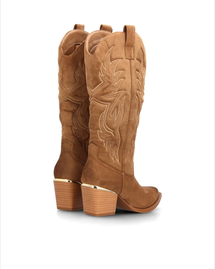 BOTAS ALTAS COWBOY Disponibles en 3 colores.