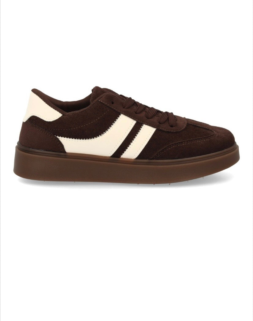 ZAPATILLAS CASUAL  Disponible en 3 colores