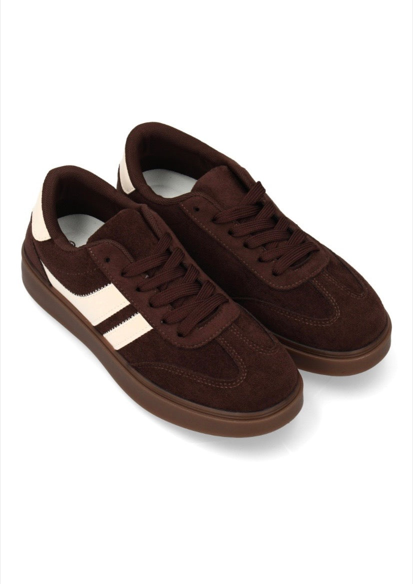 ZAPATILLAS CASUAL  Disponible en 3 colores