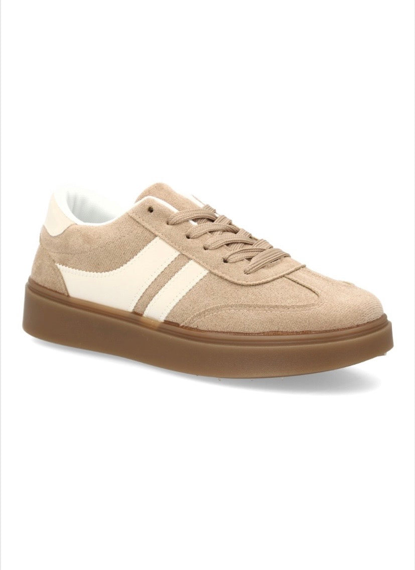 ZAPATILLAS CASUAL  Disponible en 3 colores