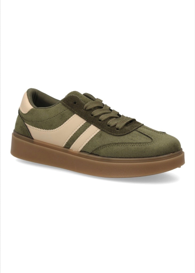 ZAPATILLAS CASUAL  Disponible en 3 colores