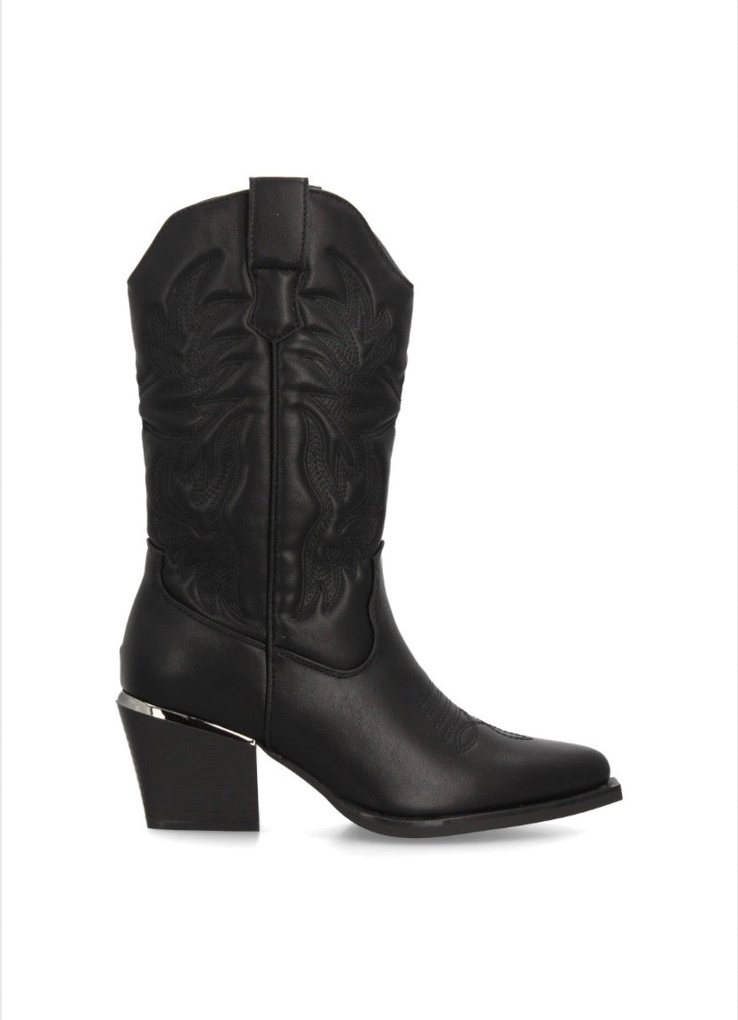 BOTAS COWBOY TACÓN Disponibles en 2 colores.