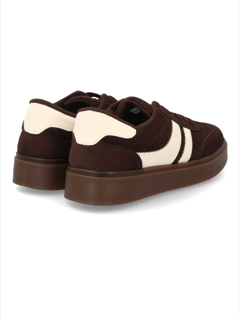 ZAPATILLAS CASUAL  Disponible en 3 colores
